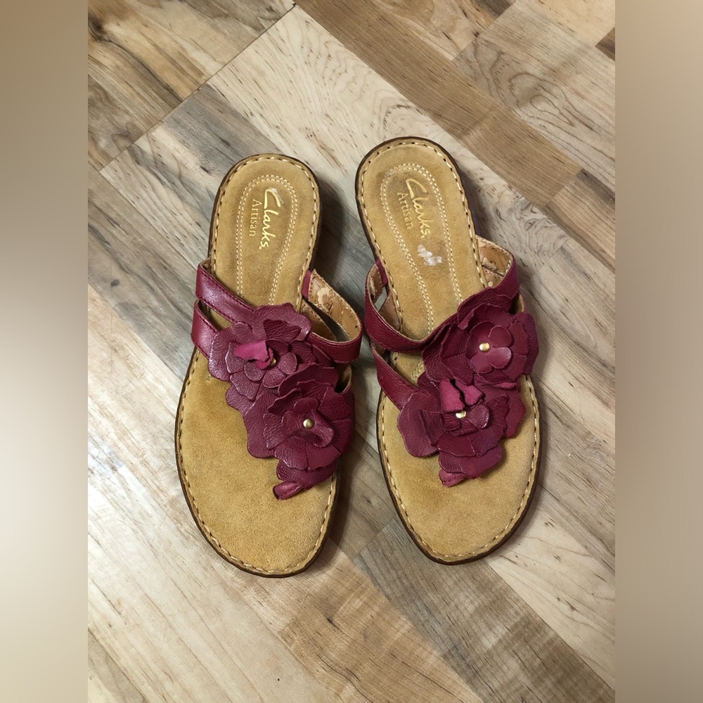 Women’s 6 Clark’s Flip Flops